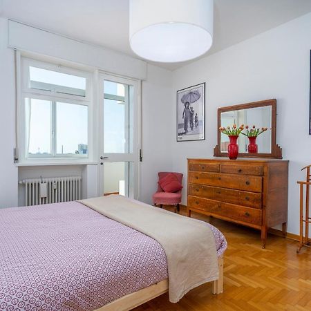 Udine Viale Venezia Huge Red Apartment Екстер'єр фото