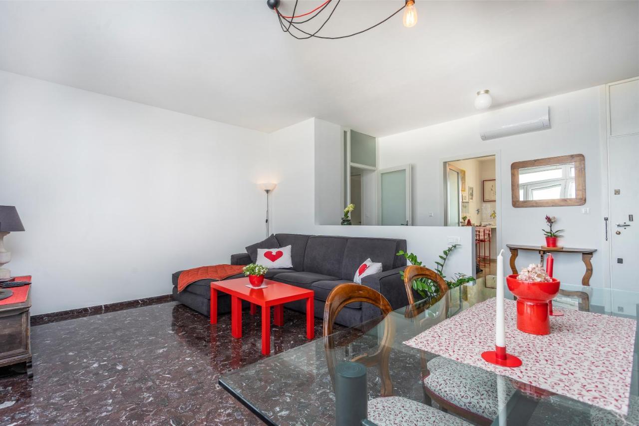 Udine Viale Venezia Huge Red Apartment Екстер'єр фото