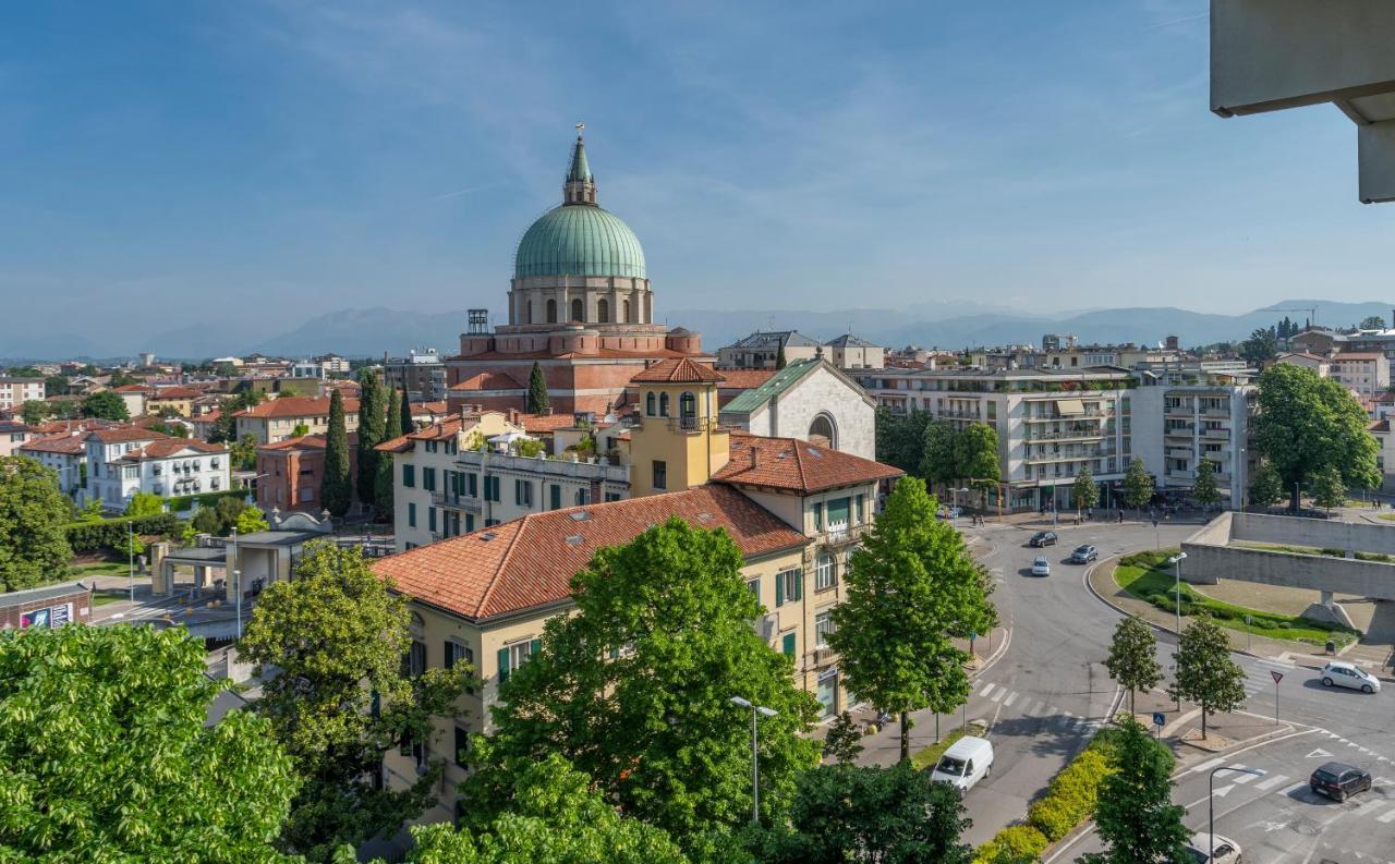 Udine Viale Venezia Huge Red Apartment Екстер'єр фото