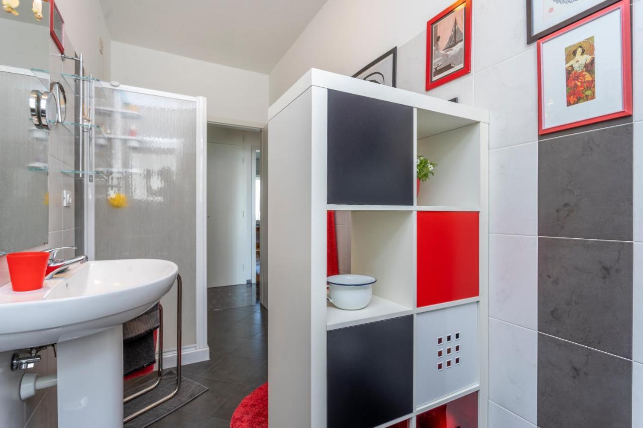 Udine Viale Venezia Huge Red Apartment Екстер'єр фото